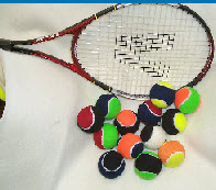 2 colour  tennis balls 