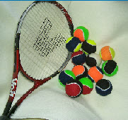  tennis balls  of 2 colors